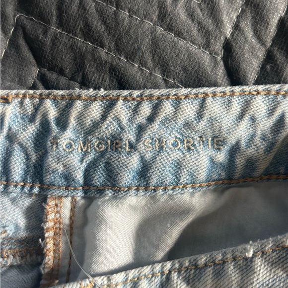 American Eagle Tom Girl Shortie Shorts in women's size 2 - Picture 3 of 6